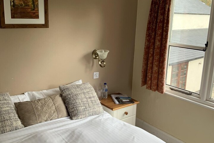 Room 22 of 38