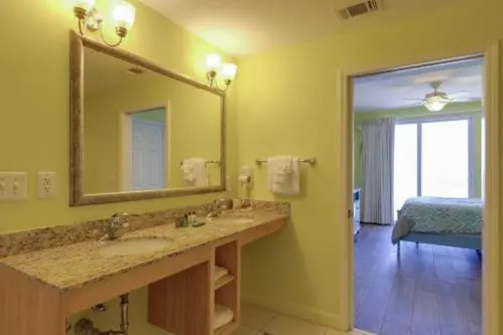 Room 8 of 22