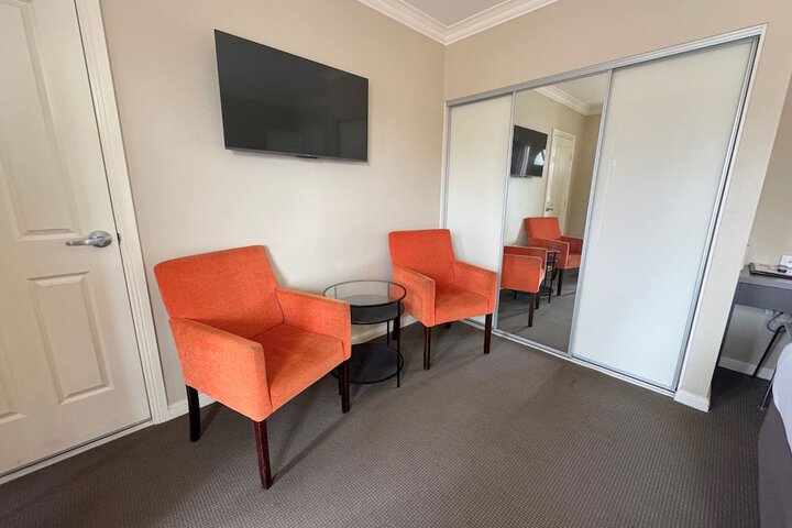 Room 4 of 20