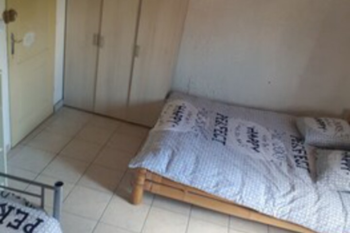 Room 11 of 12