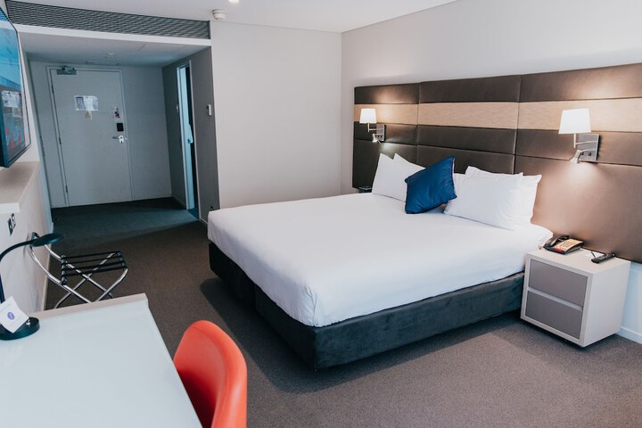 Room 16 of 125
