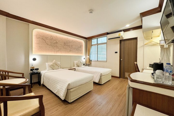 Room 30 of 48