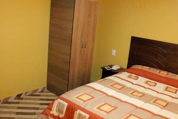 Room 10 of 29