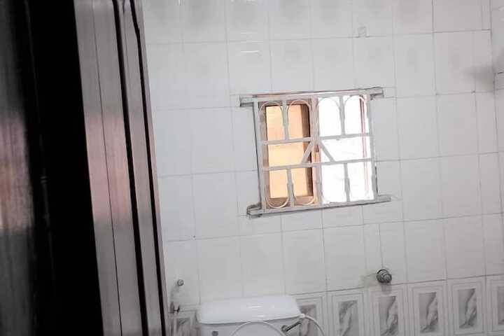 Room 34 of 41
