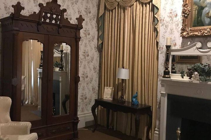 Room 26 of 142