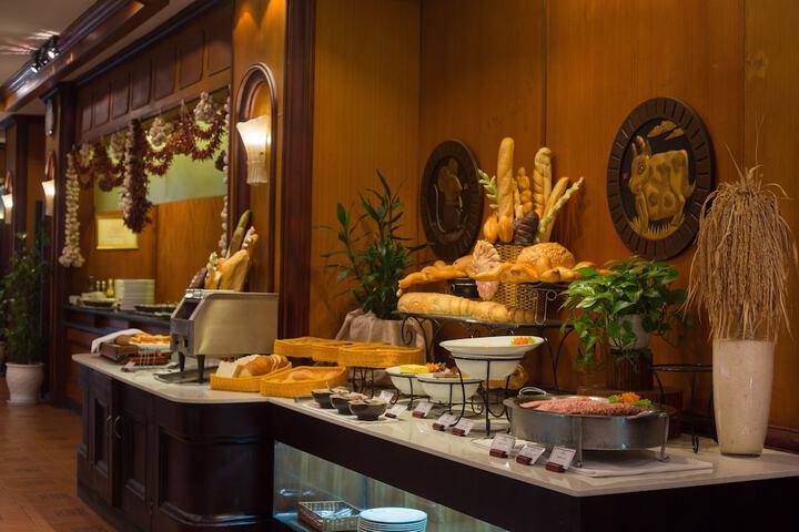 Dining 45 of 71