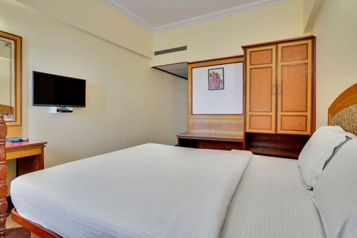 Room 15 of 19