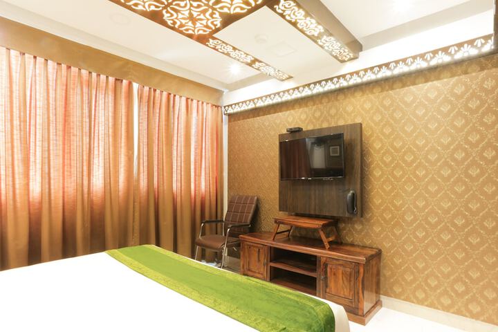 Room 5 of 34