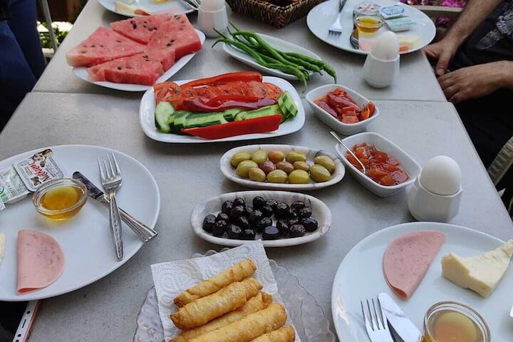 Dining 15 of 17