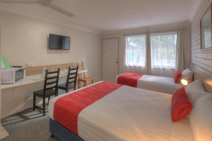 Room 5 of 18