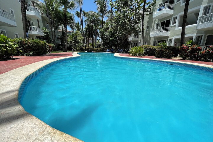 Pool 42 of 50