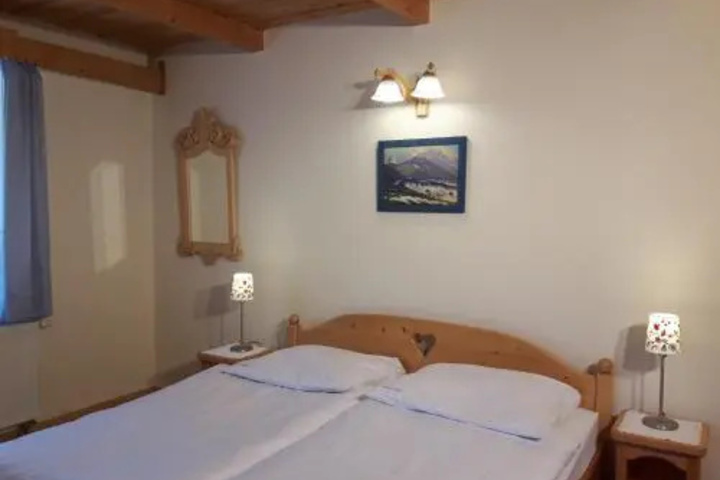 Room 2 of 2