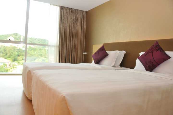 Room 27 of 60