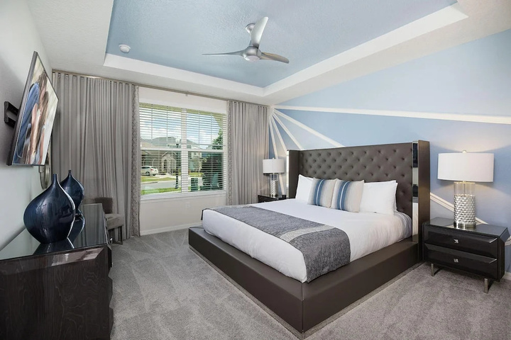 Room 2 of 28