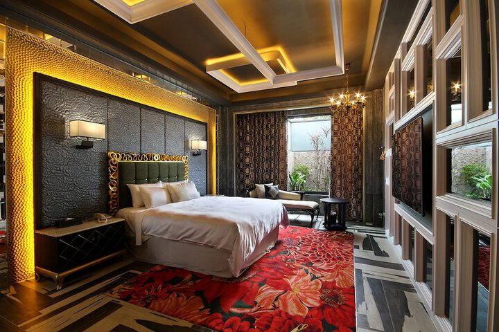 Room 6 of 34