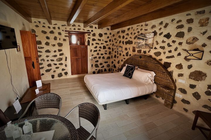 Room 4 of 40