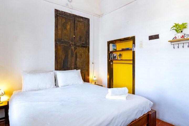 Room 27 of 87