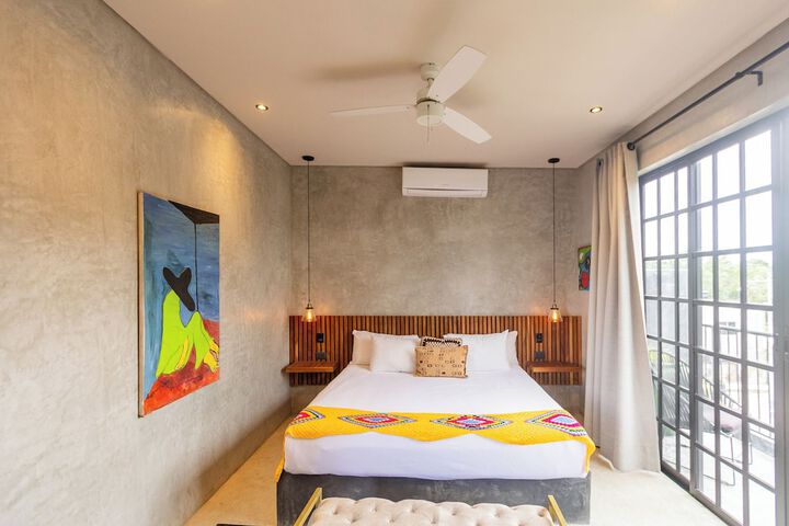 Room 3 of 28