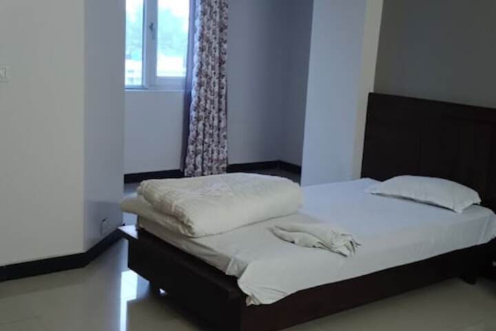 Room 8 of 13