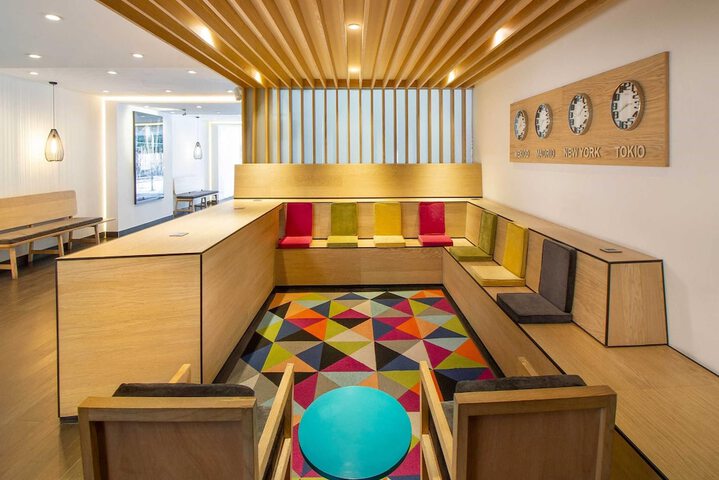 Entrance & Lobby