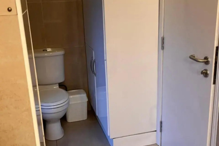 Room 5 of 11