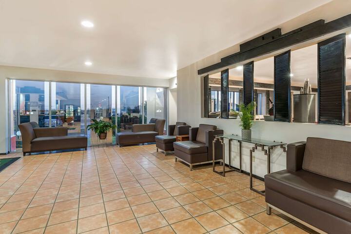 Hotel Interior 4 of 38