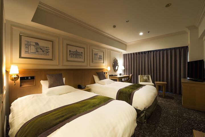 Room 4 of 27