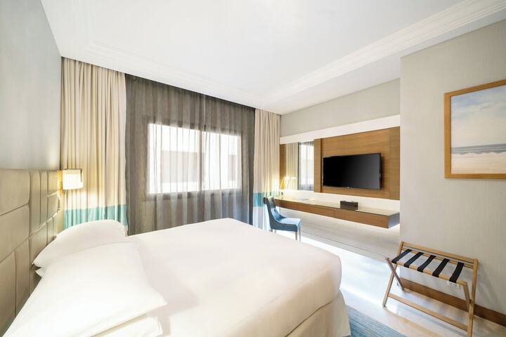 Room 15 of 36