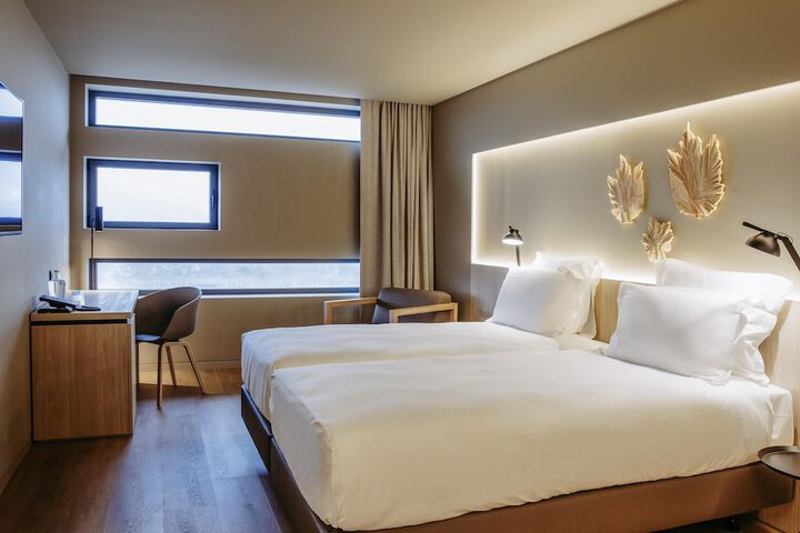 Room 51 of 118