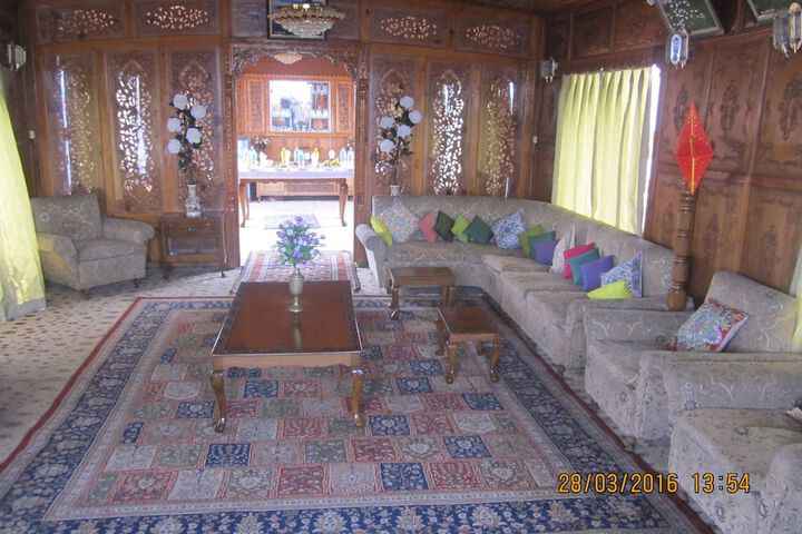 Room 16 of 36