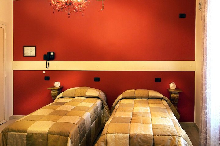 Room 13 of 63