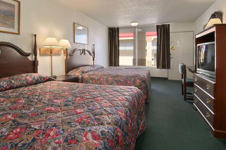 2 Double Beds (5 of 7)