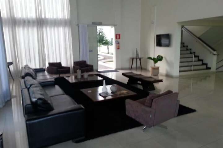 Lounge 48 of 78