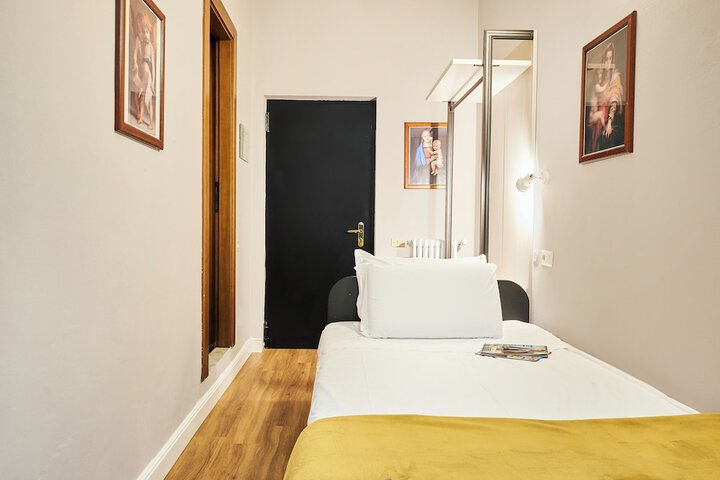 Room 15 of 31