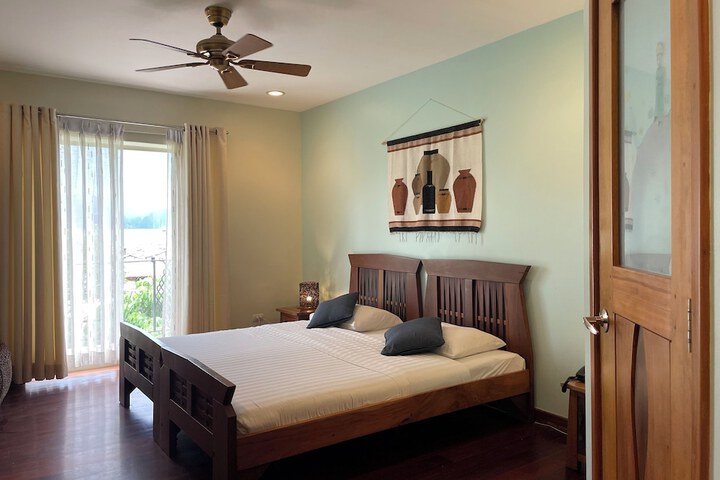 Room 12 of 68