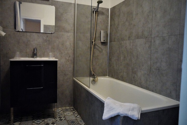 Room 10 of 30