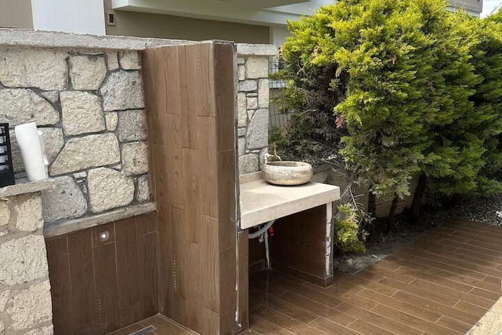 Property Grounds 30 of 42