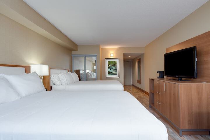Room 4 of 32