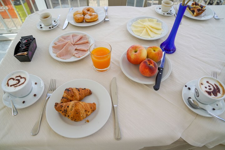 Breakfast/Coffee Service 49 of 65
