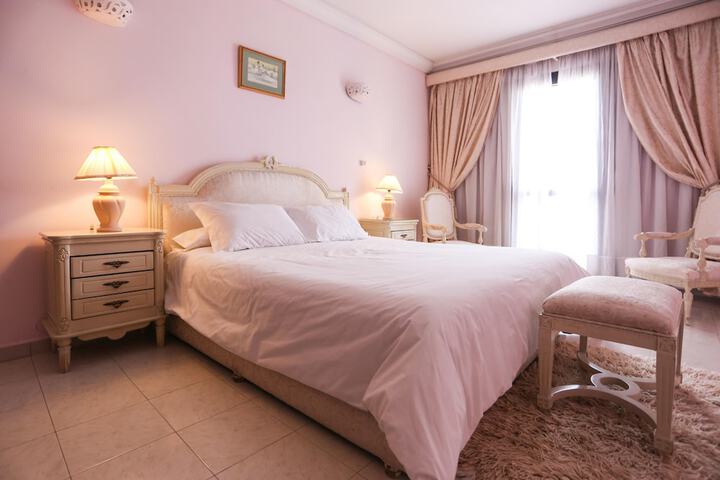 Room 4 of 24