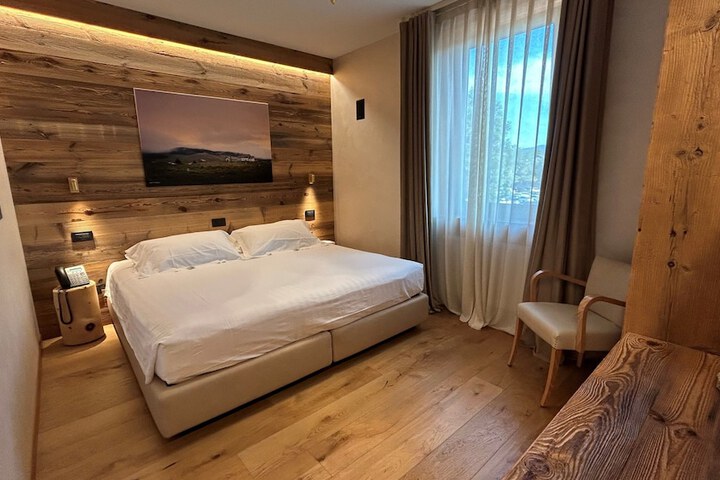 Room 27 of 98