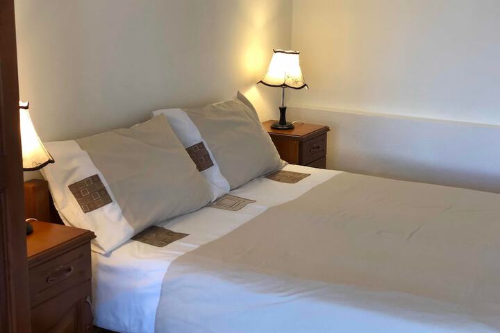 Room 6 of 40