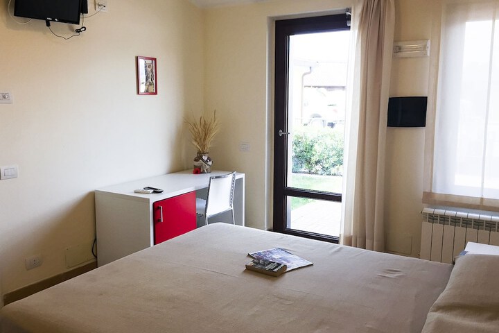 Room 5 of 7