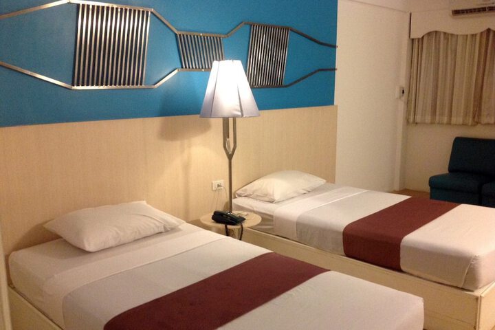 Room 8 of 44