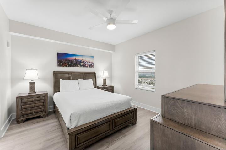 Room 30 of 151