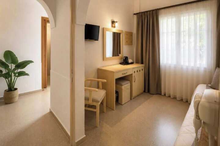 Room 48 of 112