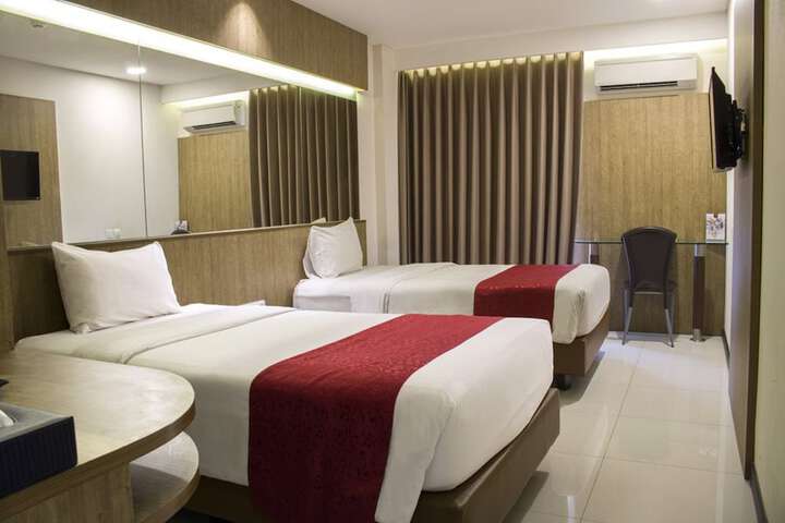Room 6 of 30