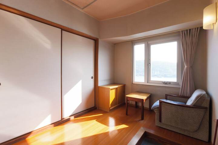 Room 18 of 40