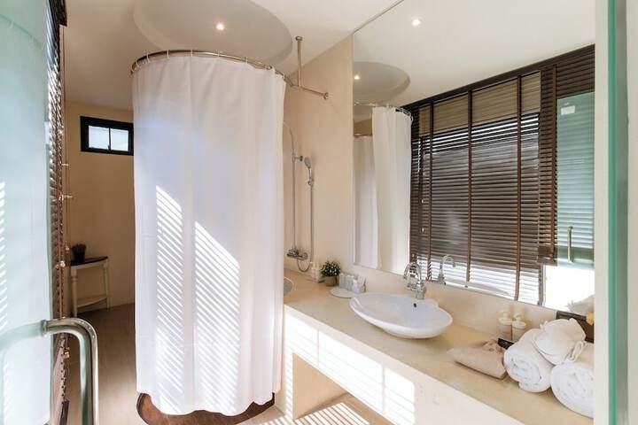 Bath Interior