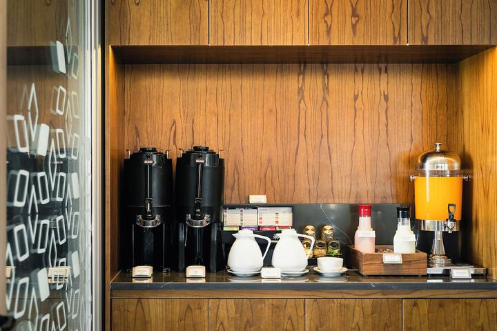 Breakfast/Coffee Service 49 of 58